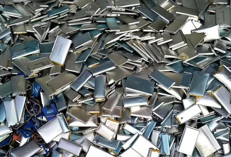 回收的廢舊動力鋰電池，經過熱解處理，資源回收再利用